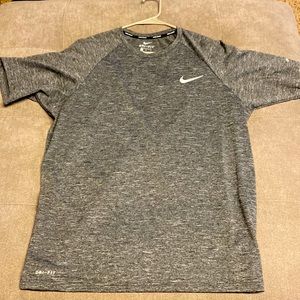 Men’s Nike dry-fit t-shirt